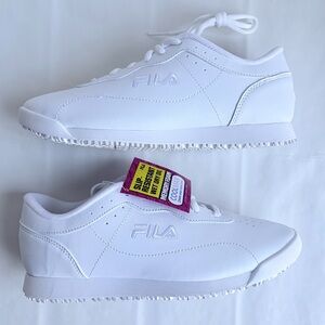 NEW Fila Women’s White Memory Foam Viable Slip Resistant Work Shoe Size 8 NWT